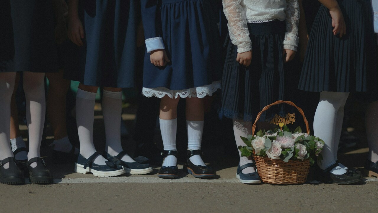 Трагедия на школьной линейке: жара и скрытая болезнь унесли жизнь 12-летней девочки в Ульяновской области Страшная новость пришла из Ульяновской области:...