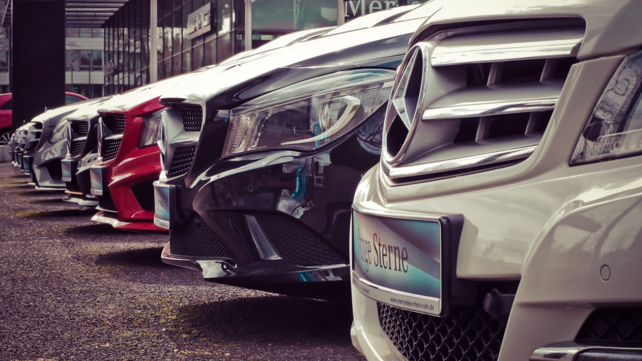 На российских дорогах все чаще встречаются авто...