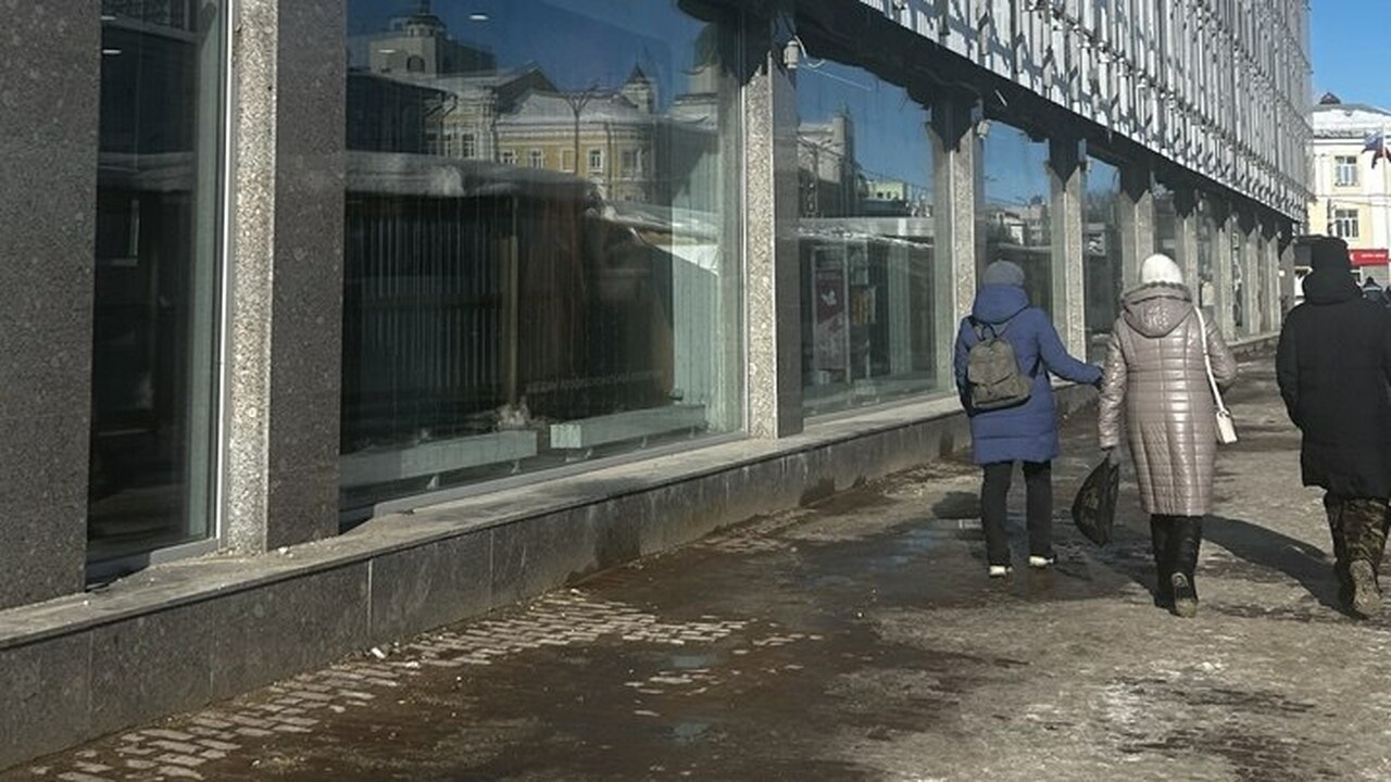 Пешеходная зона на улице Гончарова у ЦУМа вновь открыта В Ульяновске начали снимать ограждения, которые...