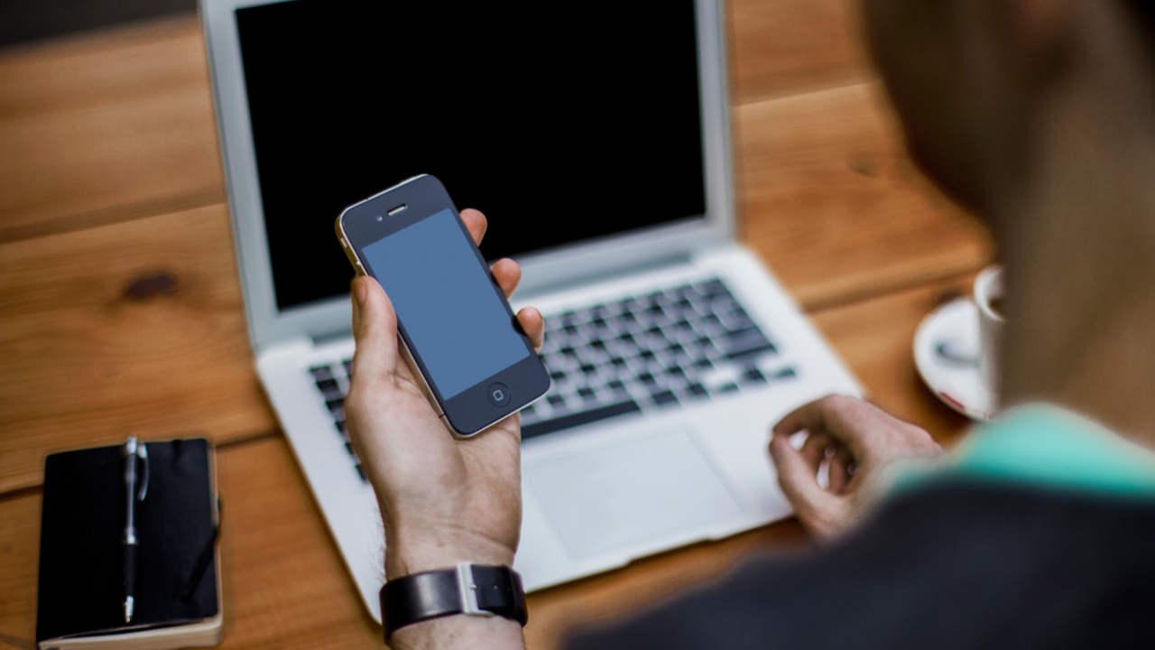 Ученые из РФ нашли способ защитить ИИ от пиратства Разработчики из лаборатории ИИ Центрального уни...