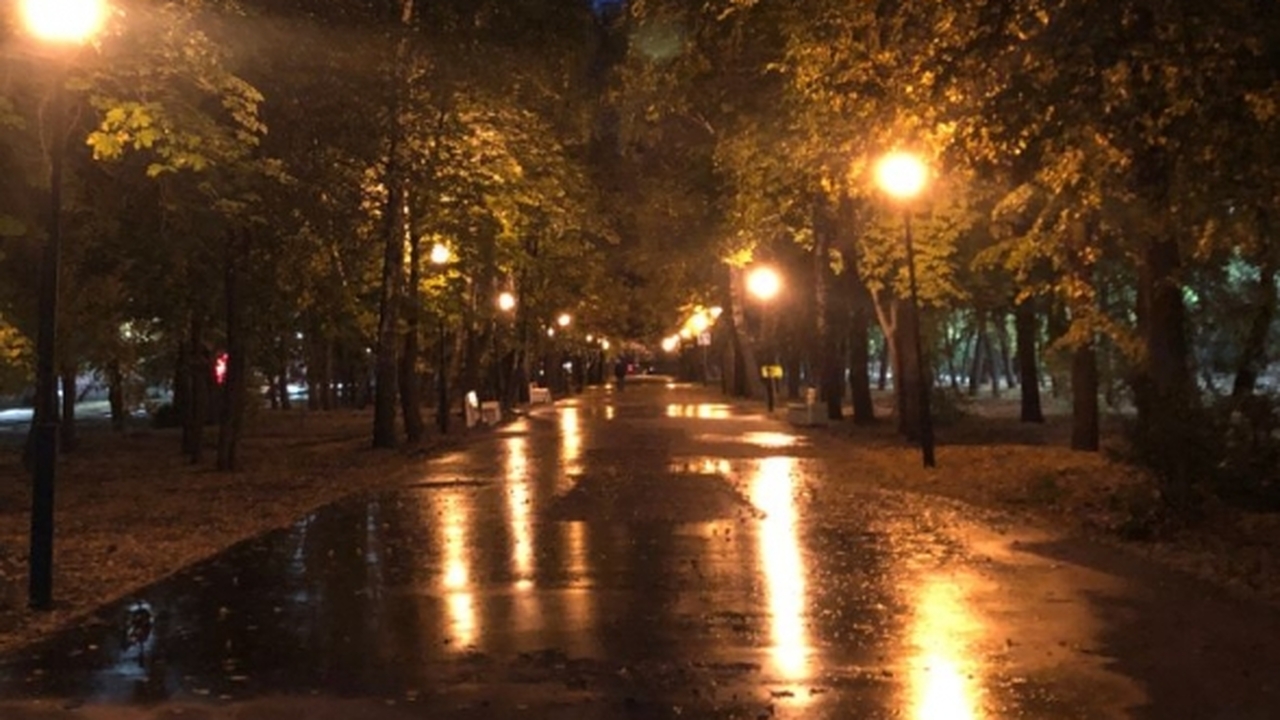 В Ульяновске в сквере на 16-летнюю девушку напал обнажённый мужчина О произошедшем инциденте рассказал телеграм-кан...