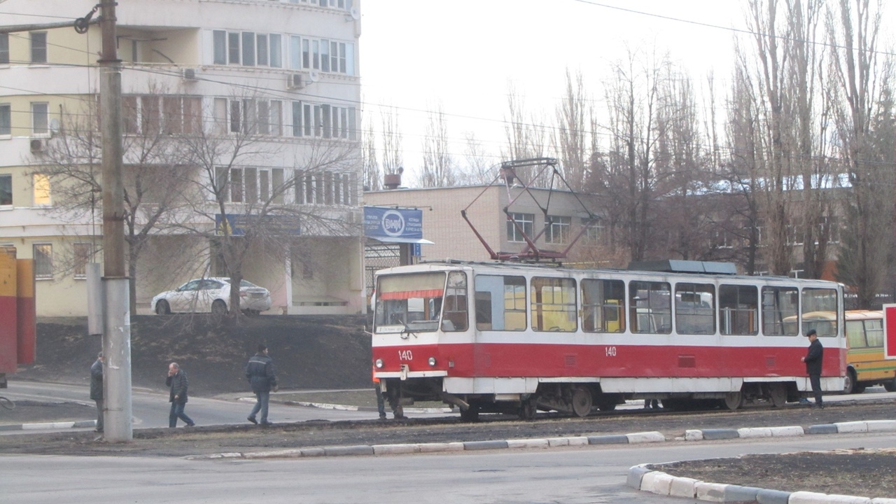 В Ульяновске из-за аварии остановили движение т...