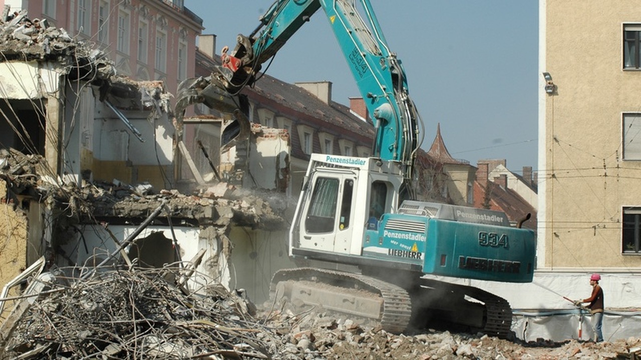 Более 5 тысяч жителей Ульяновска переселят из аварийного жилья до 2030 года Ульяновская область активно борется с одной из ...