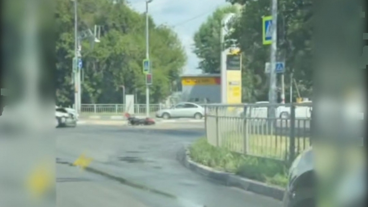 Юный мотоциклист попал в больницу после столкновения с Toyota в Ульяновске Вчерашний день обернулся неприятностью д...