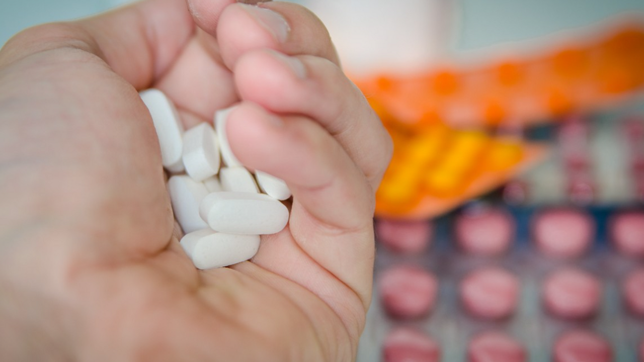 Названы лекарства, чаще всего вызывающие поражение печени Ученые выявили 17 препаратов, которые нередко п...