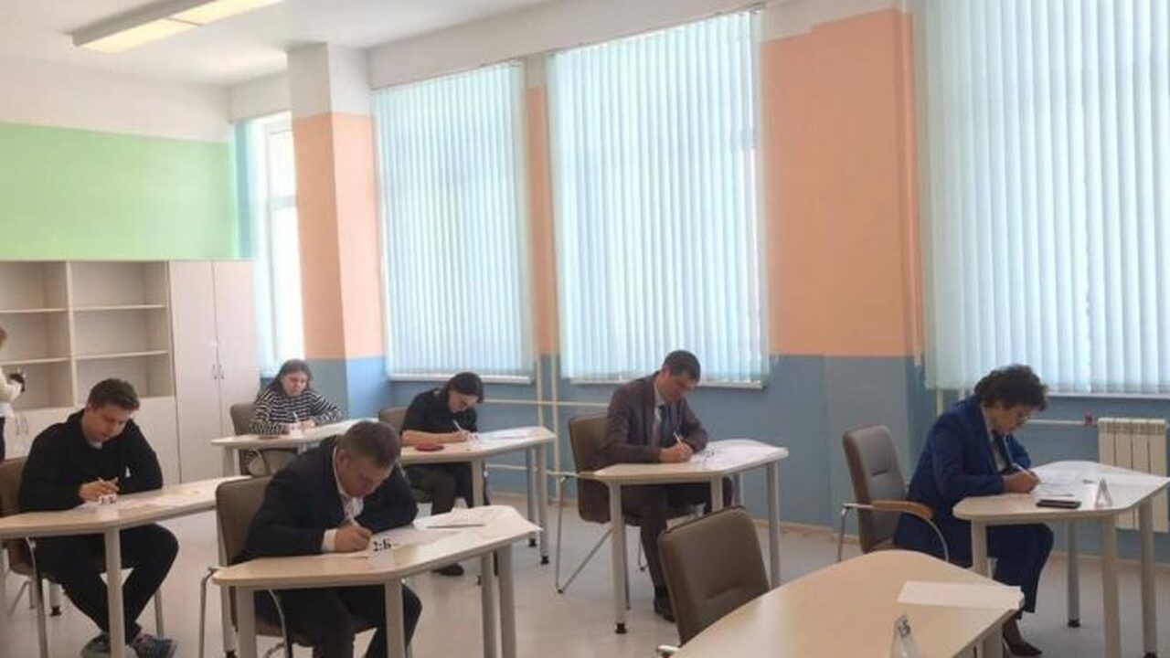 Ульяновские выпускники прошлых лет могут сдать ЕГЭ заново Уже задумываетесь о поступлении в высшее учебно...