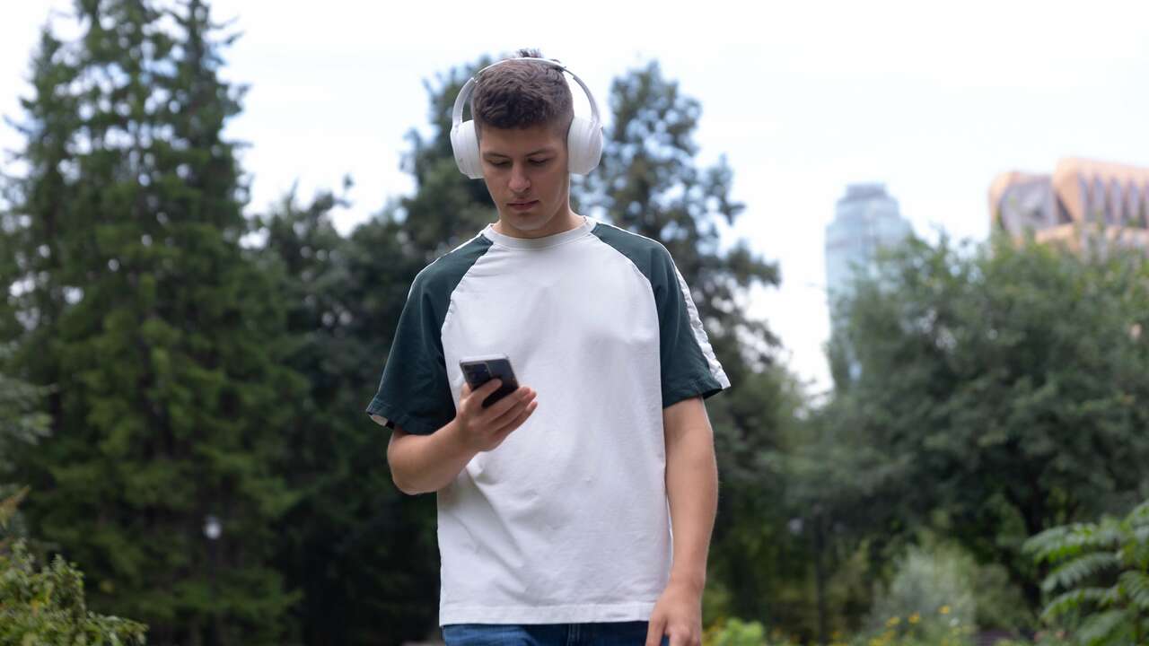 Начало мая стало рекордным по числу покупок на ...