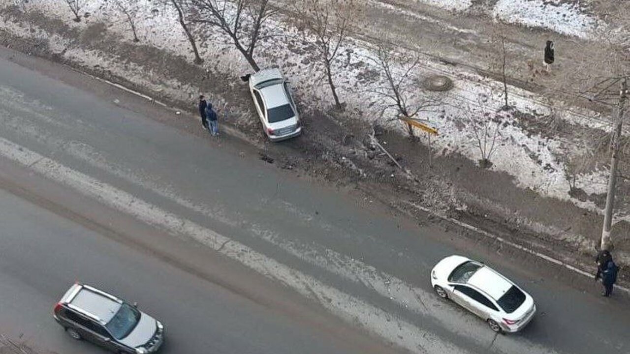 В Ульяновске на улице Шолмова легковушка сбила ...