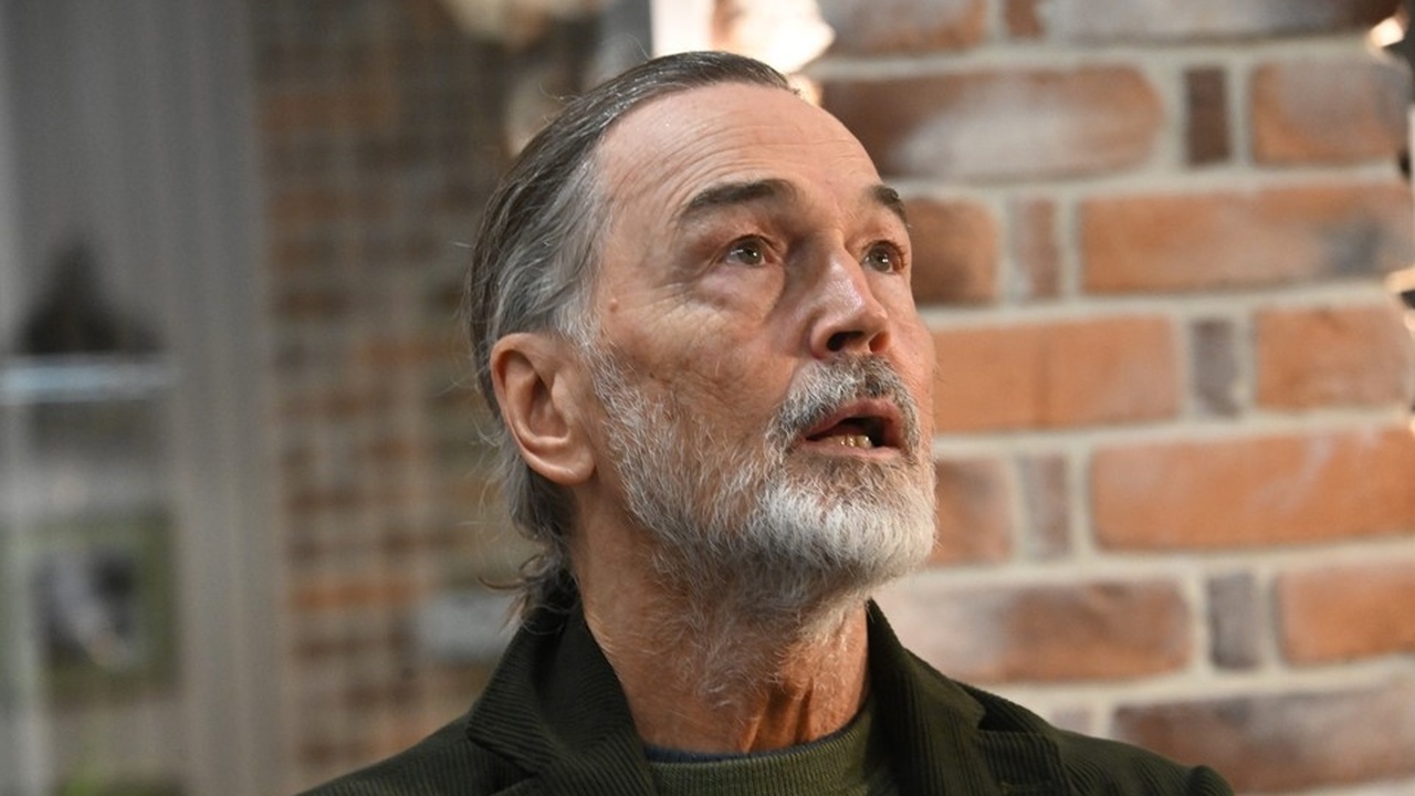 Известный художник и декан факультета культуры ...