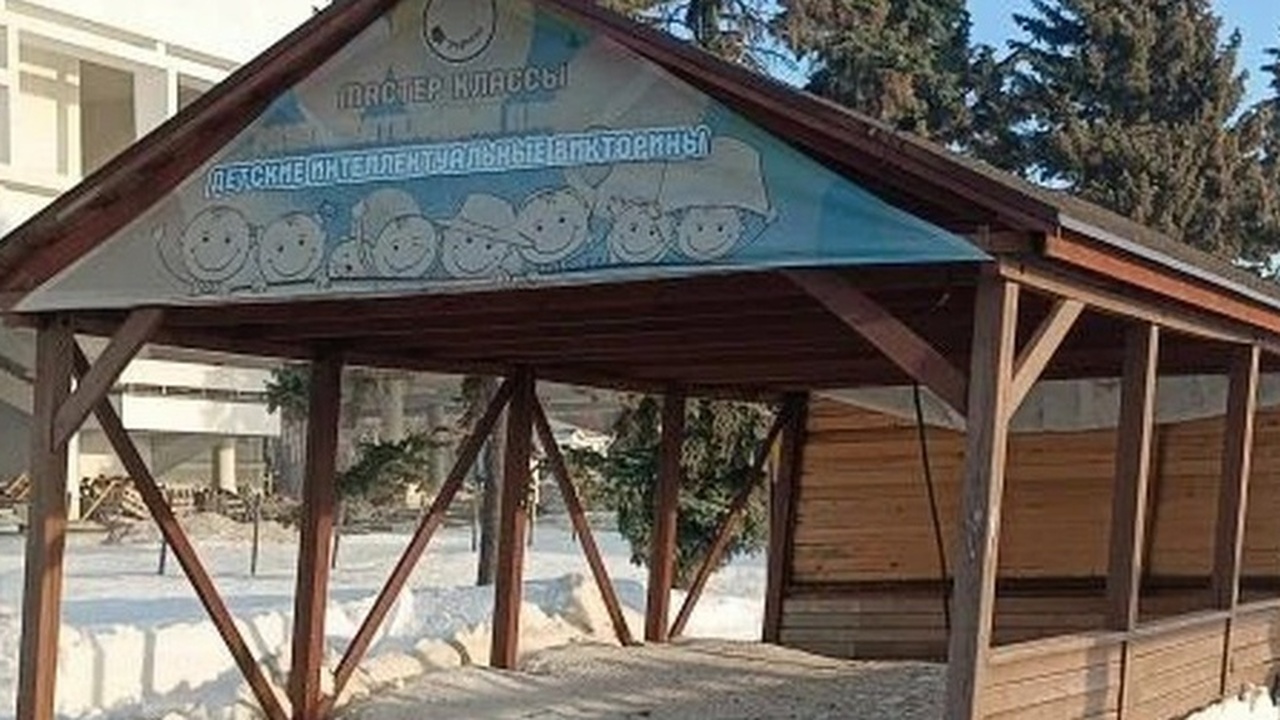 В Ульяновске демонтировали незаконный киоск у Мемцентра В центре Ульяновска специалисты Городского цент...