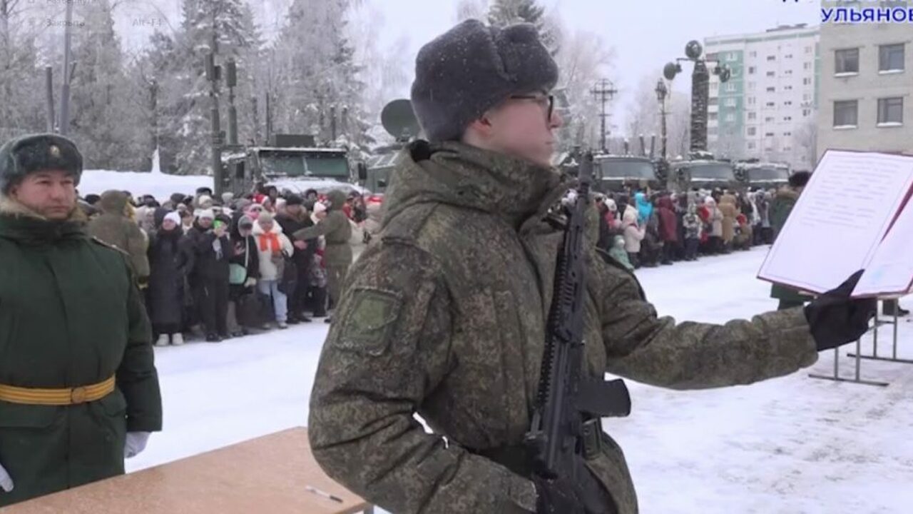 Выпускников военного учебного центра чествовали в Ульяновске Сегодня, 1 февраля 2026 года, в Ульяновске прош...