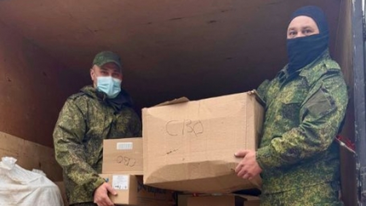 В Ульяновске медучреждение направило гуманитарную помощь для зоны СВО Сотрудники Центральной клинической медико-санит...