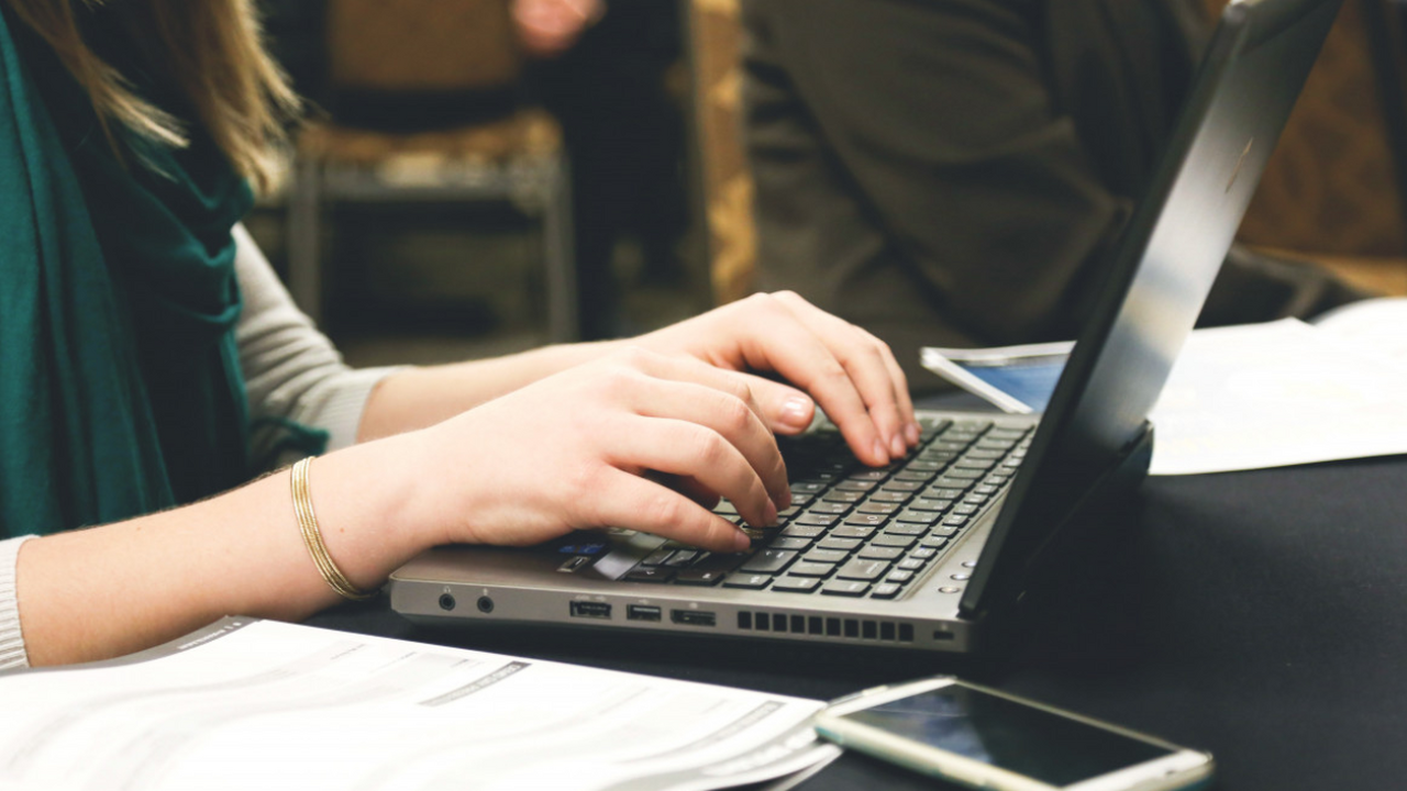 Пользователи жалуются на недоступность сайтов и...