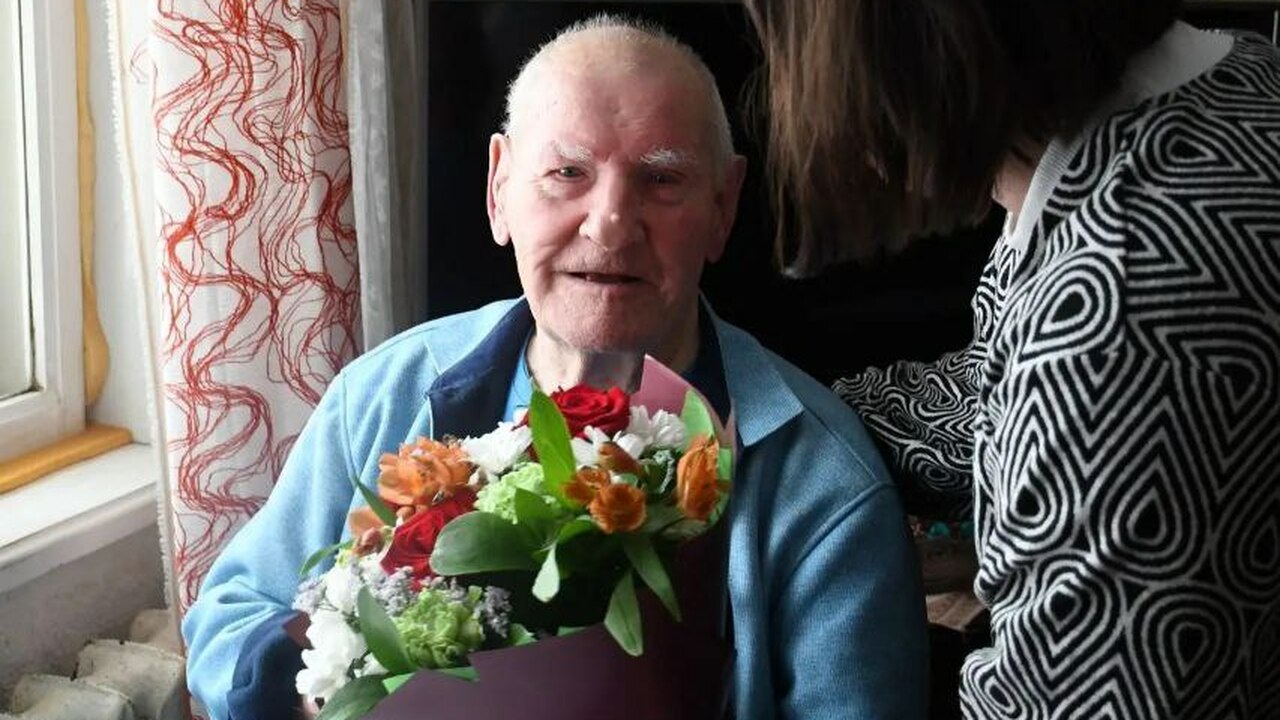 В Ульяновске поздравили с 103-летием ветерана В...