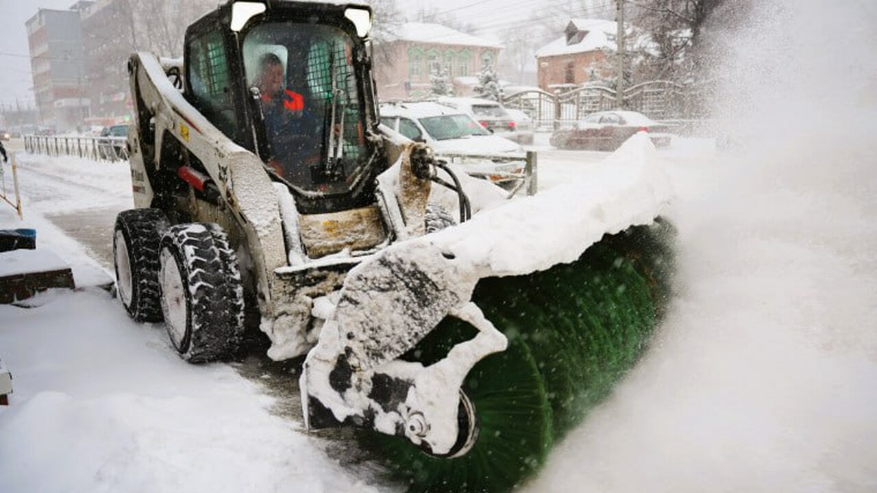Ульяновцам рассказали, куда жаловаться на неубранный снег В Ульяновске, столкнувшемся с самым сильным сне...