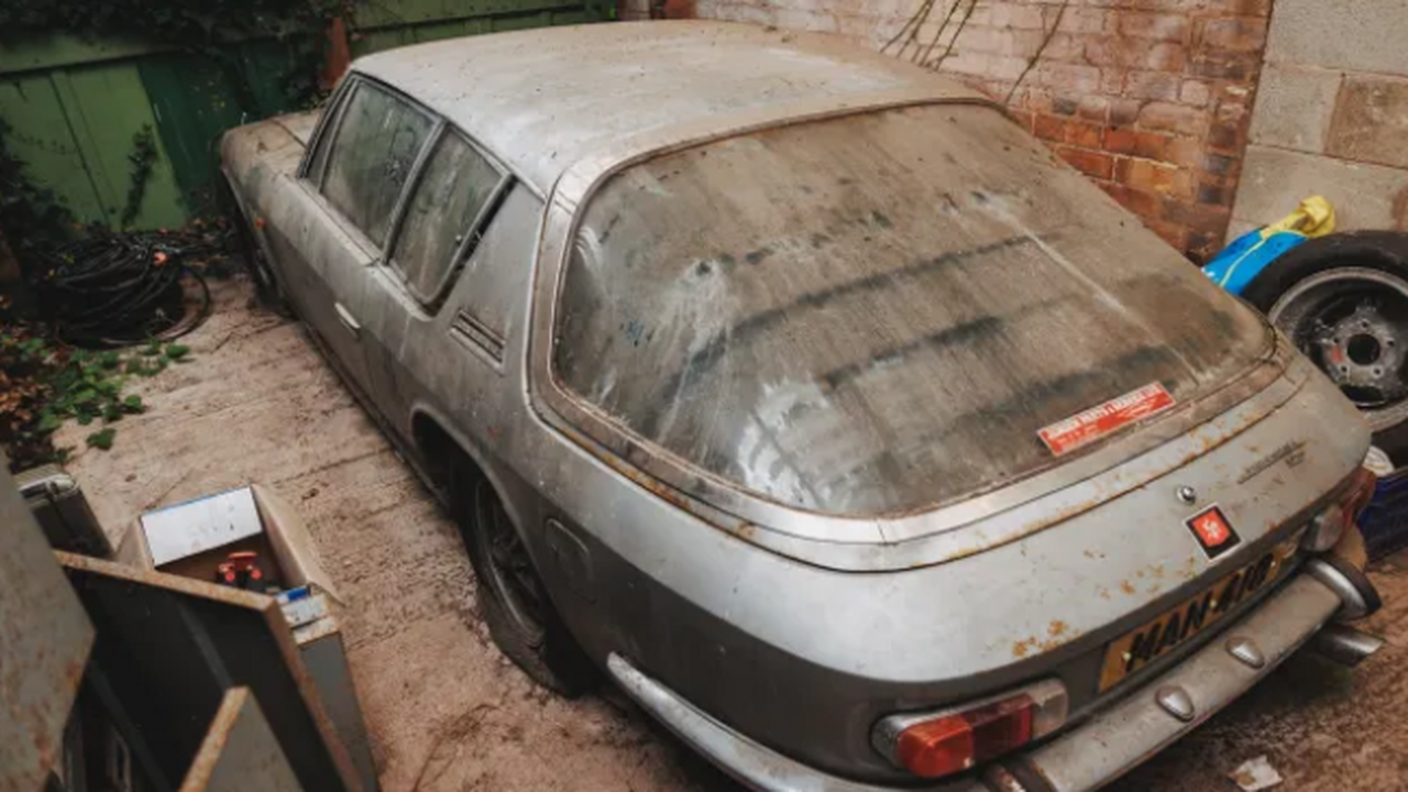 Редкий британский автомобиль Jensen FF 1969 год...