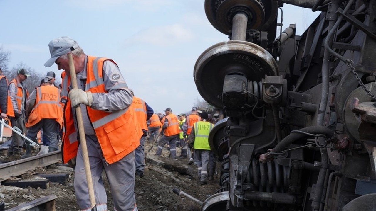 Количество пострадавших в результате схода ваго...