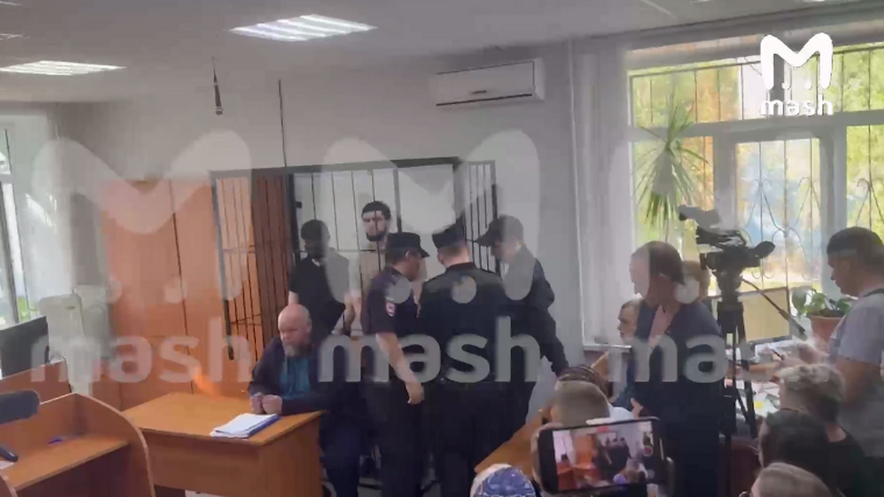 Суд вынес приговор по делу о смертельном сидре, изготовляемого в Ульяновской области Красноглинский суд Самары огласил приговор фигу...