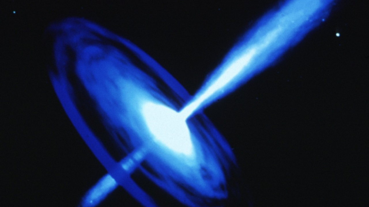 Астрономы нашли признаки «убежавшей» сверхмассивной черной дыры Около полувека назад в научной среде появилась ...