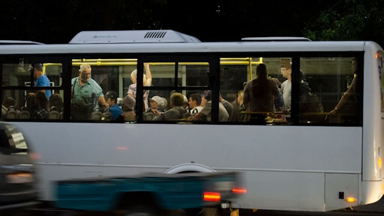 В Ульяновске контролеры общественного транспорт...