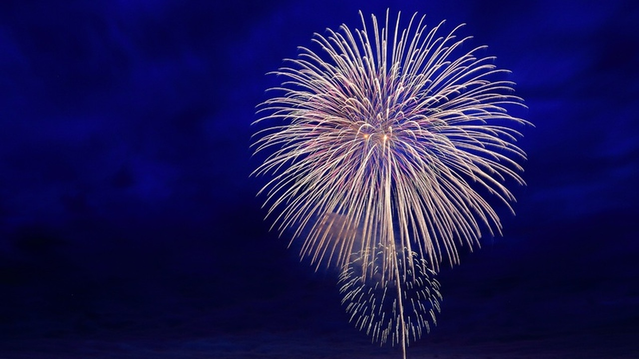 В Ульяновске приняли решение об отмене новогоднего салюта В Ульяновске принято решение об отмене традицио...