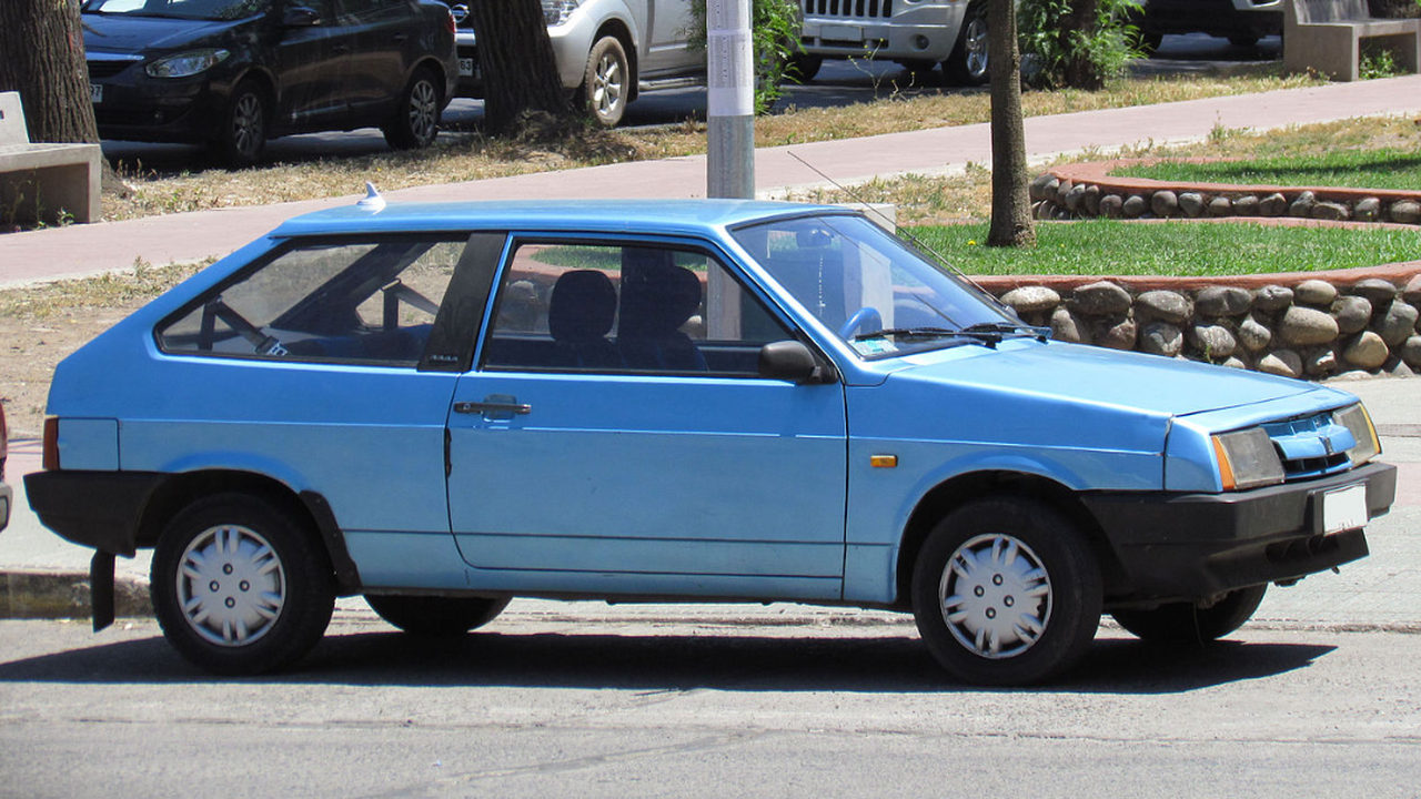 Как ВАЗ-2108 с помощью Porsche стал символом нового времени ВАЗ-2108, известный как Lada Samara, стал для с...