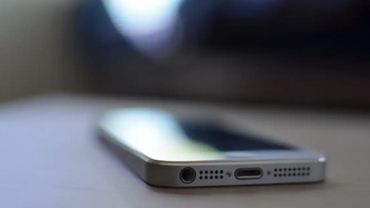 Как распознать шпионское ПО на смартфоне: советы экспертов Специалисты по цифровой безопасности предупрежд...