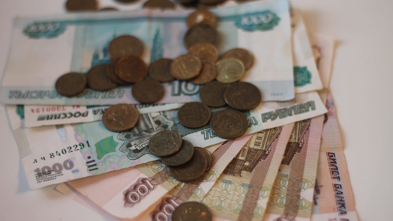 Разовая выплата всем пенсионерам: кто получит по 10 тысяч рублей лето Слухи о новых выплатах для пенсионеров вновь вы...