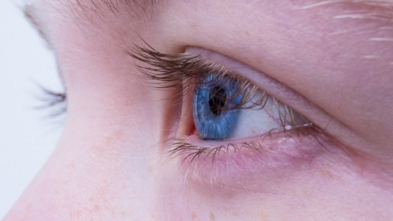 Офтальмолог Владимир Агеев из СМ-Клиники в Санк...