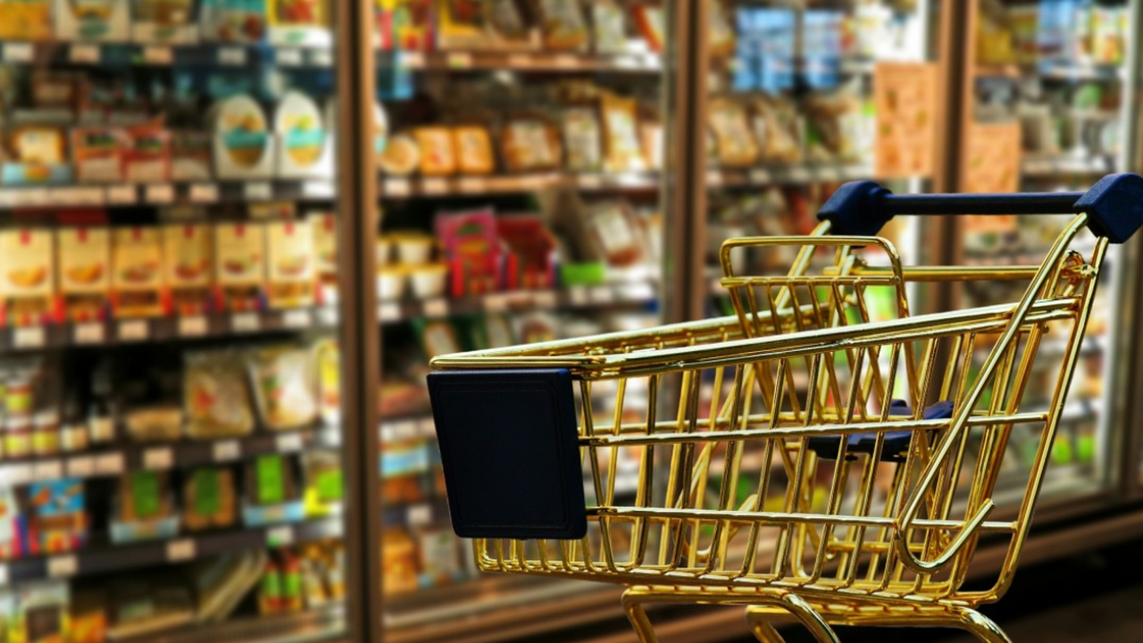 К предстоящим новогодним праздникам в России ож...