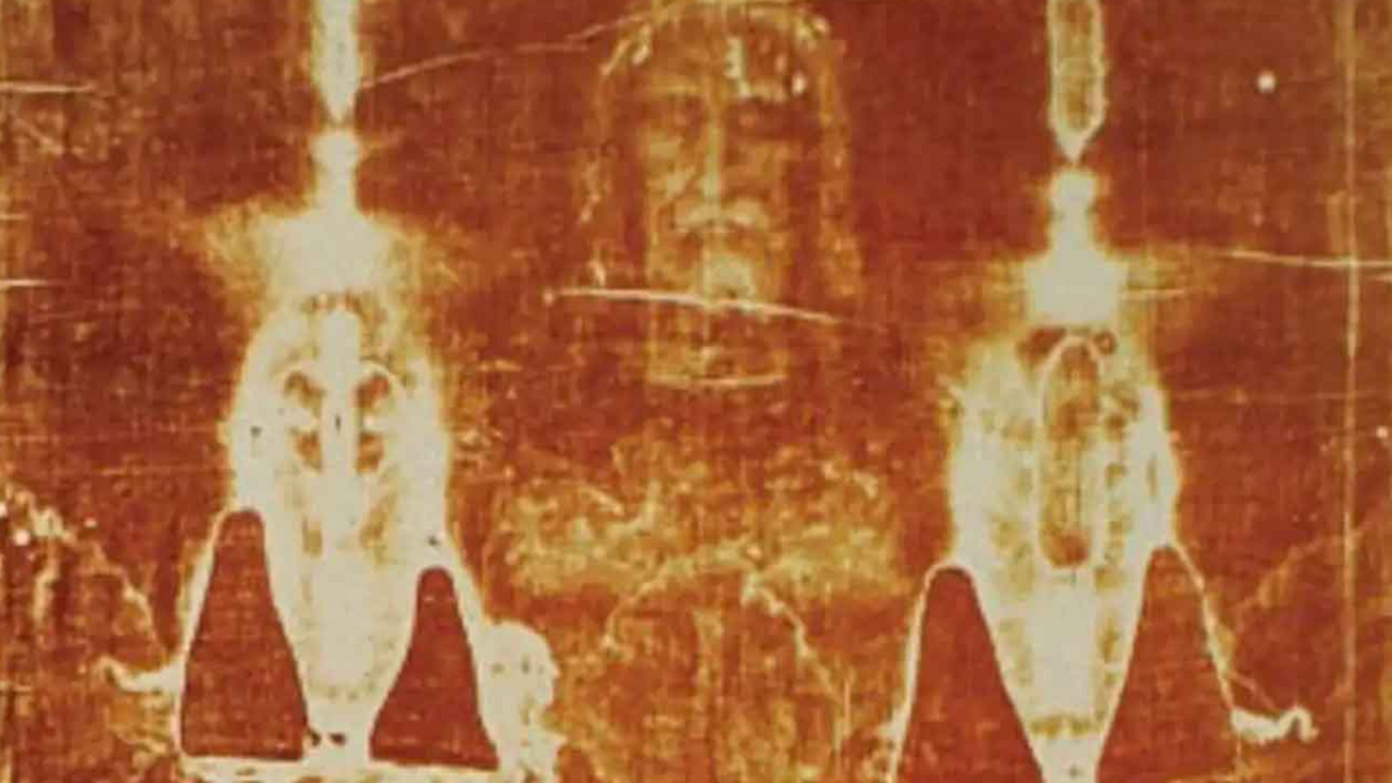 Ученые нашли ДНК десятков людей на Туринской плащанице Исследование Туринской плащаницы вновь поставил...