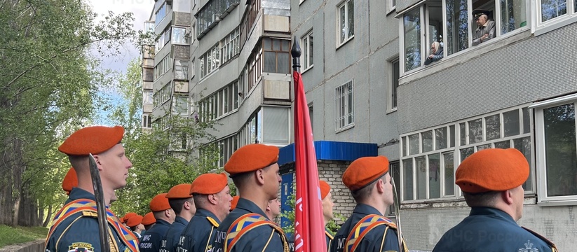 "Устроили персональный парад": в Ульяновске поздравили 98-летнюю участницу ВОВ