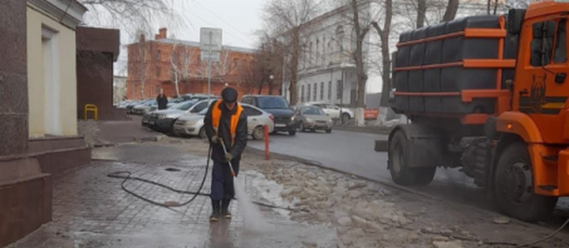 Городские службы начали приводить в порядок улицы Ульяновска после зимы 