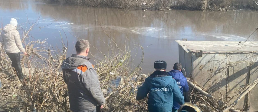 Естественное явление: спасатели не подтвердили разлив нефтепродуктов на реке Свияга в Ульяновске 