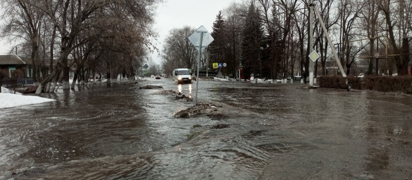 Уровень воды стремительно поднимается: 118 придомовых территорий подтопило в Ульяновской области 