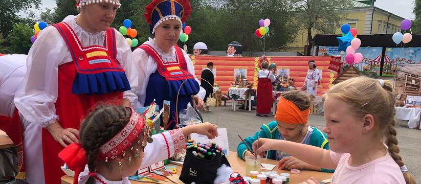 В Ульяновске накануне, 27 мая, в парке "Владимирский сад" отметили национальный праздник Шумбрат. Торжеств в этом году проходит уже в десятый раз.