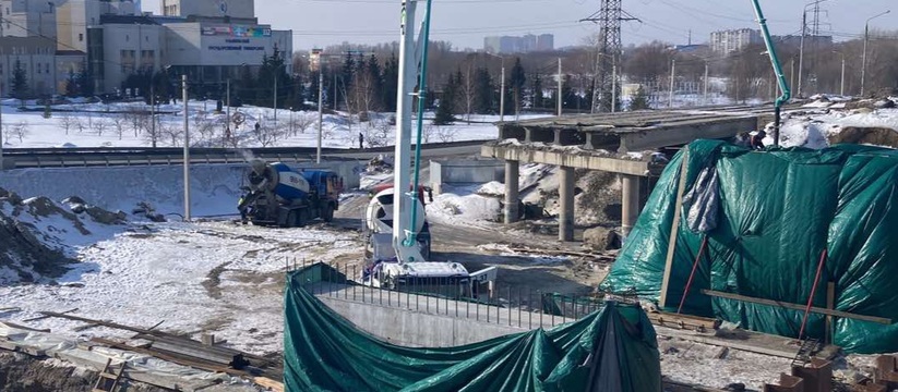 В Ульяновске посередине путепровода моста на Минаева забетонировали новые опоры