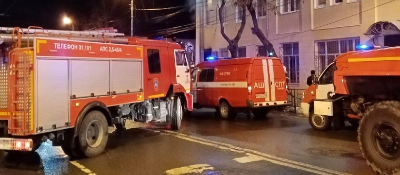 Закоптился подъезд: в Ульяновске неизвестные подожгли коляску прямо в доме