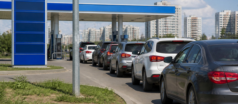 В Ульяновске сохраняются очереди на АЗС и перебои с бензином В Ульяновске в последнее воскресенье августа со...