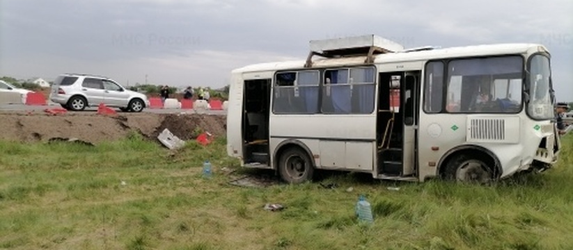 В Чердаклинском районе Ульяновской области накануне, 27 мая 2023 года, произошло дорожно-транспортное происшествия с рейсовым автобусом.
