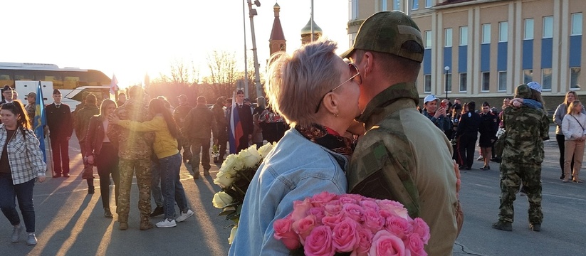 Вернулись к родным: в Ульяновской области встретили мобилизованных, приехавших в отпуск