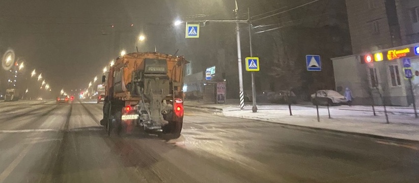 Ликвидация последствий: в Ульяновске на уборку улиц от снега вывели 6 колонн комбинированных машин