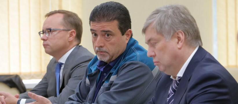 Увеличат зарплаты и выпуск машин: губернатор Ульяновской области посетил УАЗ