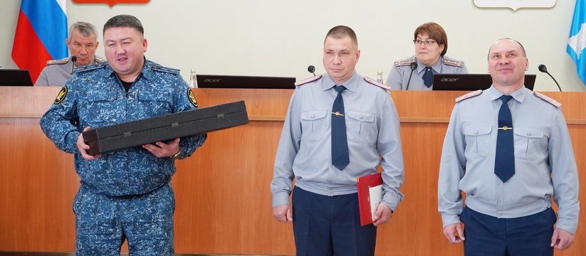 Произошла смена начальства: в ИК Ульяновска проводили на пенсию подполковника внутренней службы