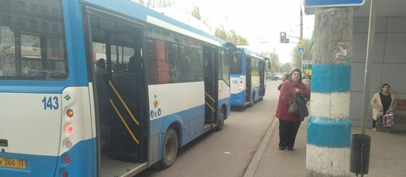 Не могли доехать до кладбищ: в Ульяновске на Радоницу пришлось выделить дополнительные автобусы