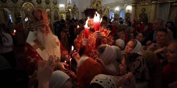 В Ульяновске доставили Благодатный огонь из Иер...