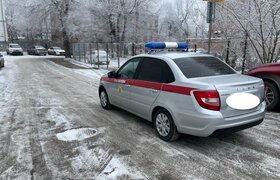 Росгвардейцы задержали женщину с пакетом неопла...