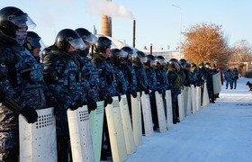 Спецназ в колонии №9 отработал подавление беспо...