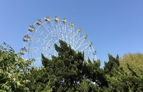 Луна-парк на Соборной площади в Ульяновске оста...