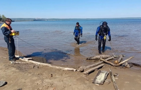 В Ульяновске со дна Волги достали сотни килогра...